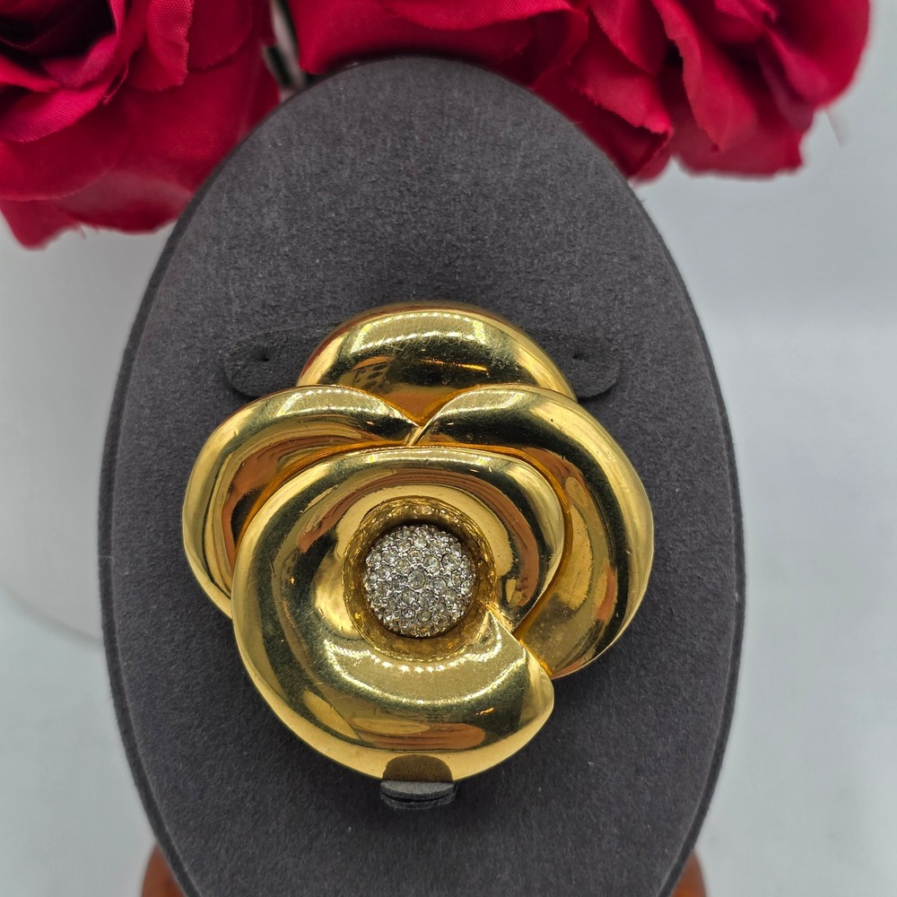 Crown Trifari Vintage Gold Tone Camellia Flower Rhinestone Pavé Brooch Pin VTG